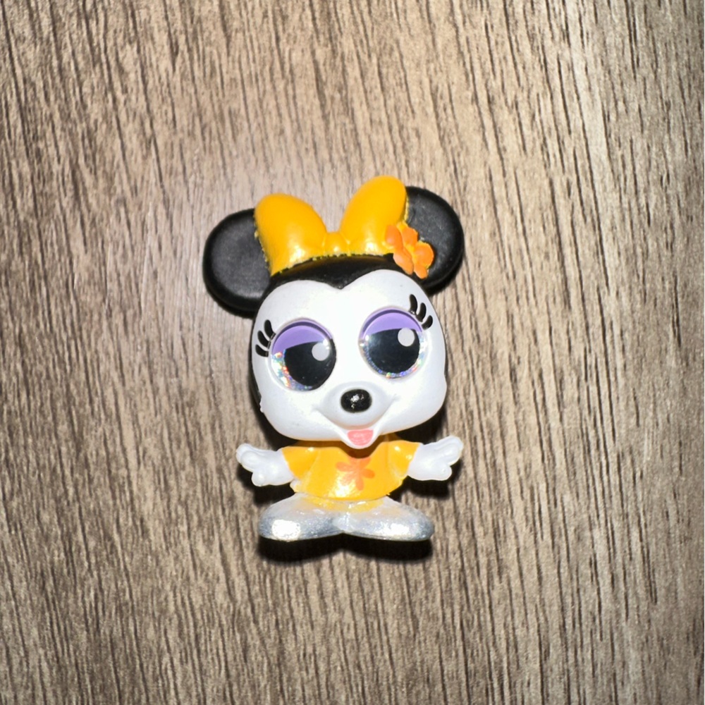 Disney Doorables Series 9 “Minnie Mouse”